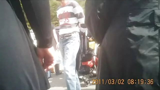 Va bene quando una donna ha un sacco di buchi per te può andare e finire, e lasciare che lo anziane troie porno sperma scorresse da tutte le aperture di lei !!