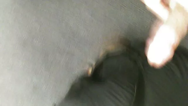 Una giovane video porno anziane troie donna asiatica con un peloso L. sorella con due uomini