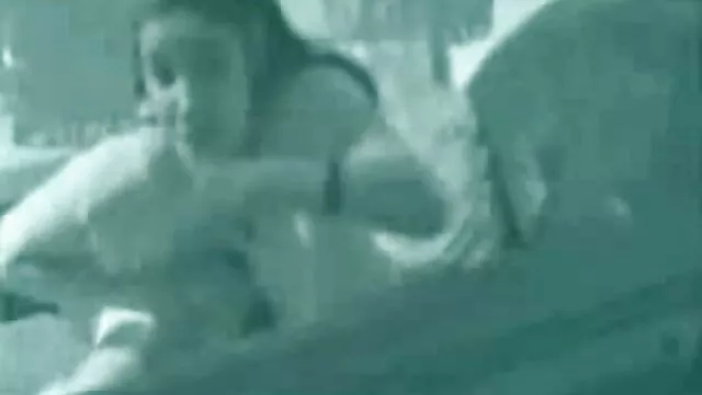 Cagna in sella video porno di vecchietti a una L.