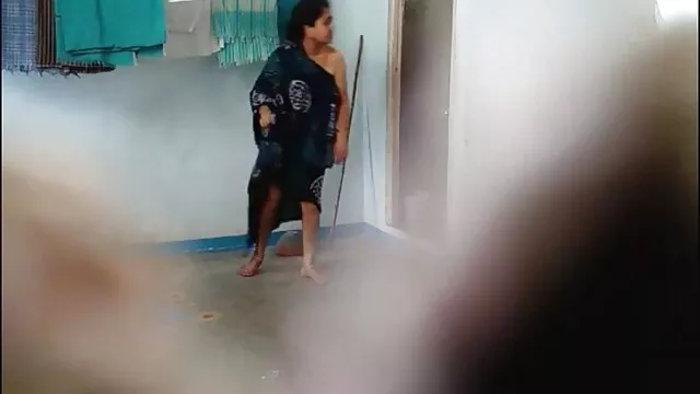 Pollo in video vecchie mature collant gioca con le dita