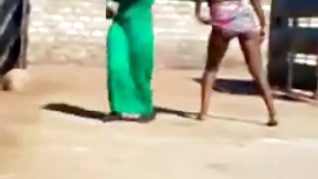 Elegante Latina equitazione cazzo di grasso film hard con vecchi selvaggio