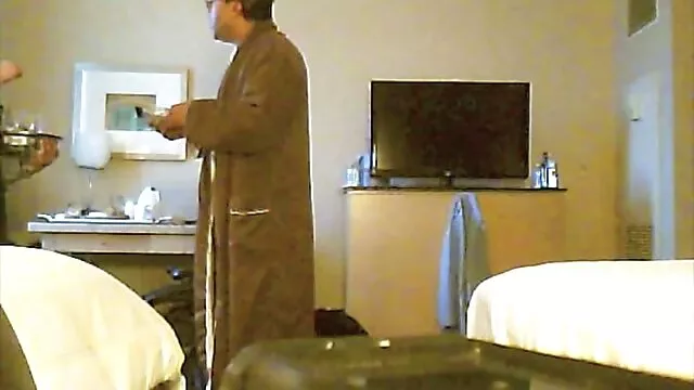 Ragazzo raccapricciante quando la tua ragazza video mature vecchie provare costumi da bagno