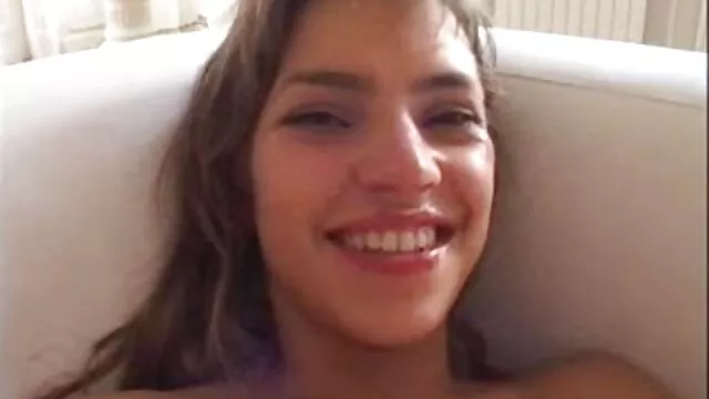 Seguitemi e scattare film porno gratis di vecchie troie foto sul telefono