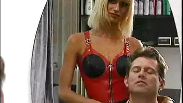 Bionda sfregamento sfregamento tette il suo corpo uomo, armeggia un lussurioso manualmente e toccare la zona, grosso cazzo, huo più rende ragazzo video porno ragazze e vecchi eretto paffuto