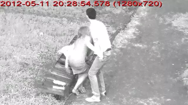 Scopata lei su il divano video trans vecchi
