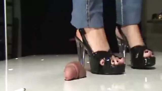 Biondo in un rosa bagno fanculo fighe video vecchi porci con un strapon e poi leccata