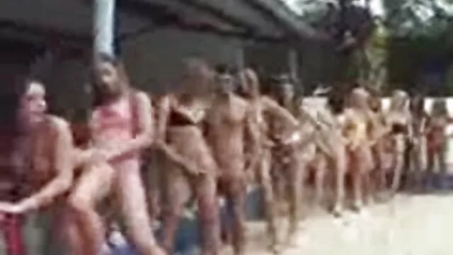 Ragazza detective contro i video nonne troie banditi slut. Sottotitoli in russo