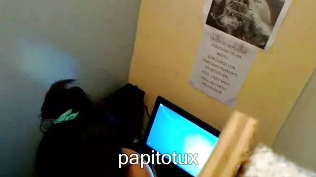 Dita il video porno gratis vecchie ciccione suo bagnato L.