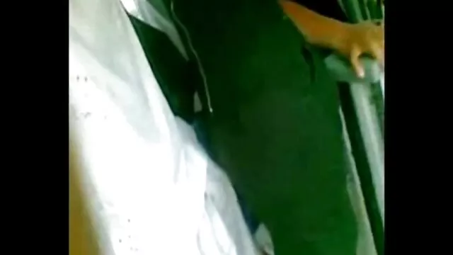 Il ragazzo a spogliarsi per il suo amico legato le mani e cominciò a battere sui glutei video nonne hard e fianchi di lei