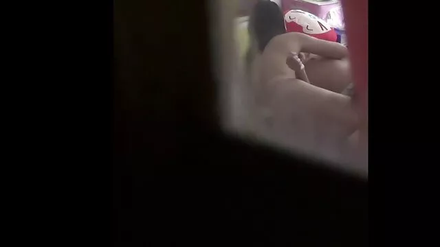 Due video porno nonne puttane femmine che hanno un orgasmo da si tengono per mano