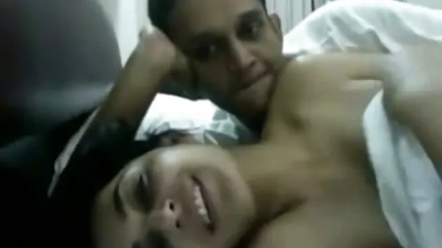 Skinny teen Aria video porn anziani Alexander ama caldo cazzi neri