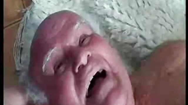 Ragazza sta con il cancro diffusione video porno gratis di vecchie porche glutei. E il suo ragazzo sta tornando tutto sulla macchina fotografica. In primo luogo, va nella vagina per lubrificare il pene, e poi cerca di spingere il suo cazzo nel suo anale stretto