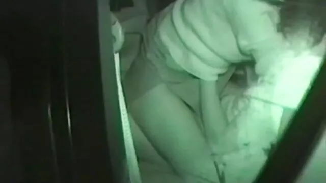 Bionda sterline un uomini anziani gay video dildo nero nella sua figa